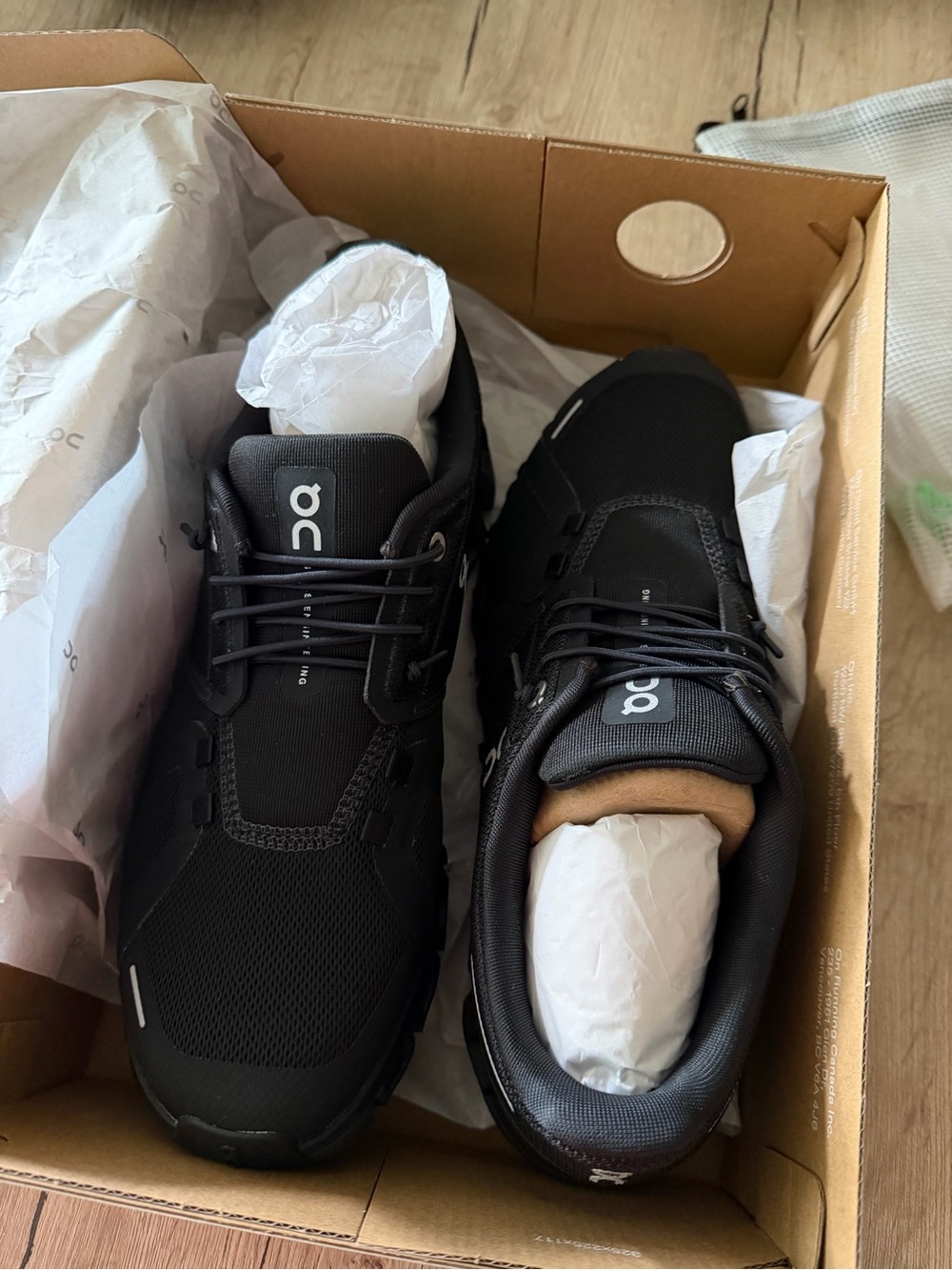 On Running Women’s Black Sneakers